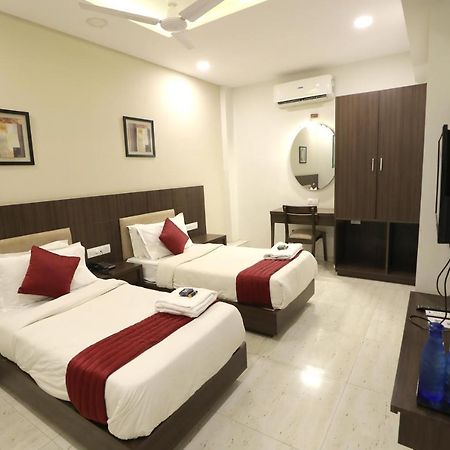 Hotel Privya Rooms And Banquet Surat Dış mekan fotoğraf