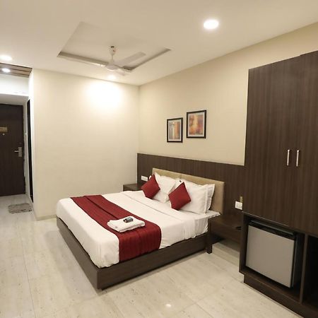 Hotel Privya Rooms And Banquet Surat Dış mekan fotoğraf
