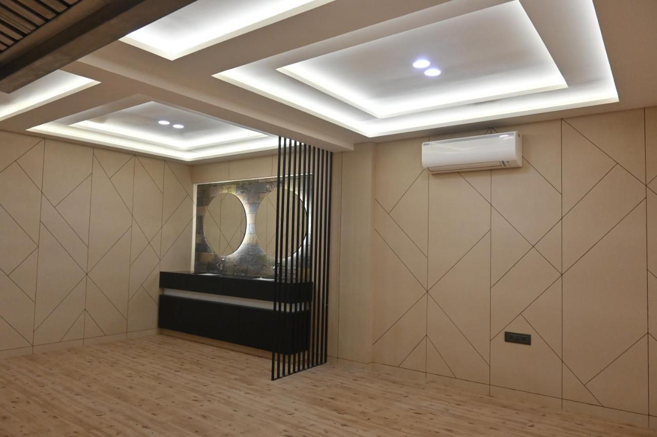 Hotel Privya Rooms And Banquet Surat Dış mekan fotoğraf