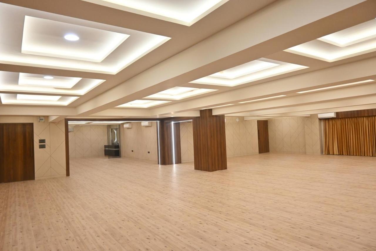 Hotel Privya Rooms And Banquet Surat Dış mekan fotoğraf
