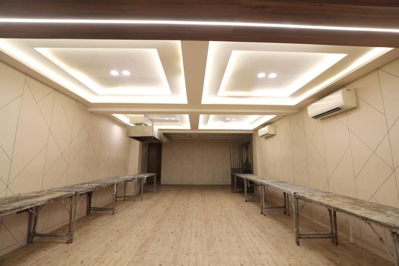 Hotel Privya Rooms And Banquet Surat Dış mekan fotoğraf