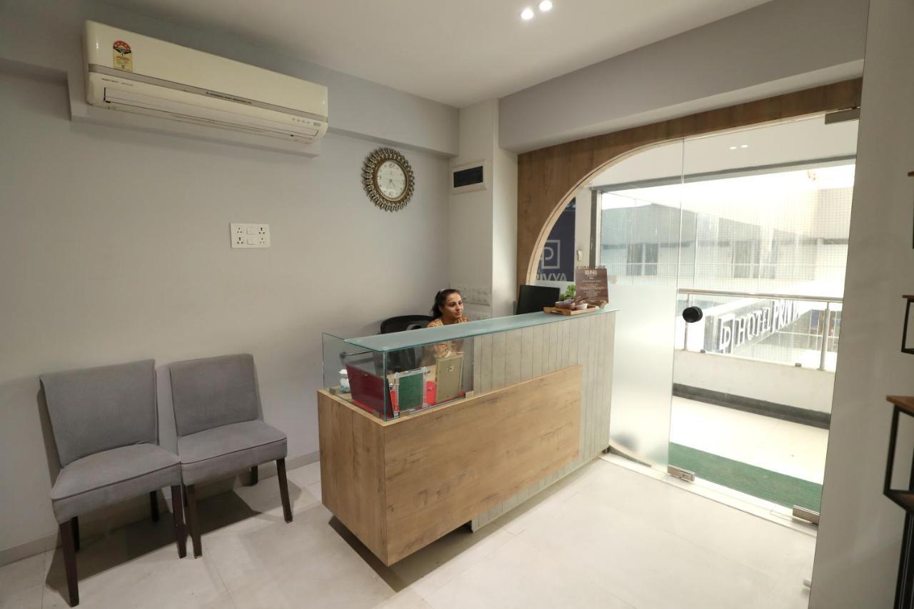 Hotel Privya Rooms And Banquet Surat Dış mekan fotoğraf