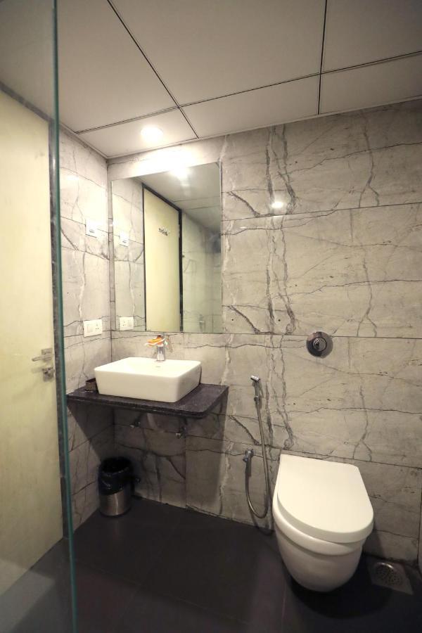 Hotel Privya Rooms And Banquet Surat Dış mekan fotoğraf