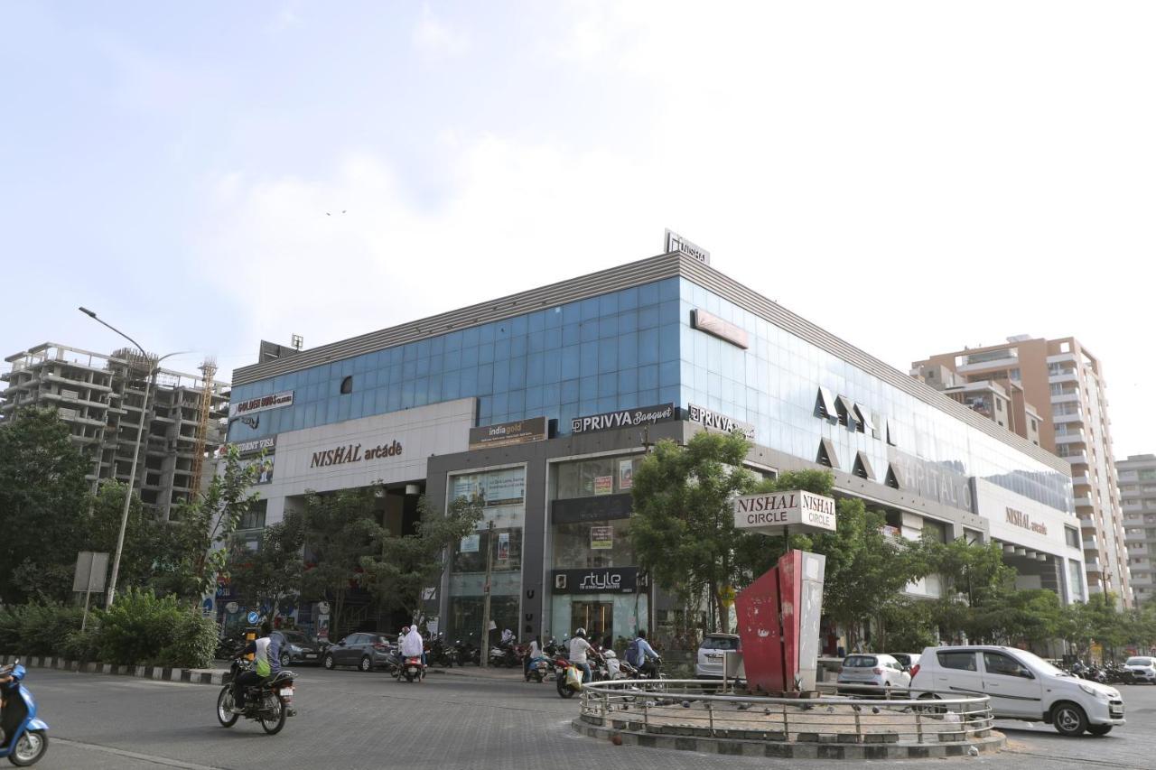 Hotel Privya Rooms And Banquet Surat Dış mekan fotoğraf