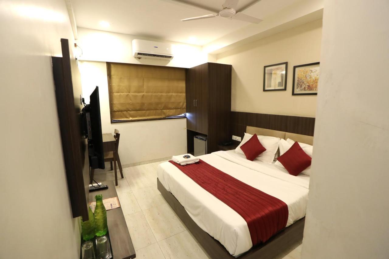 Hotel Privya Rooms And Banquet Surat Dış mekan fotoğraf