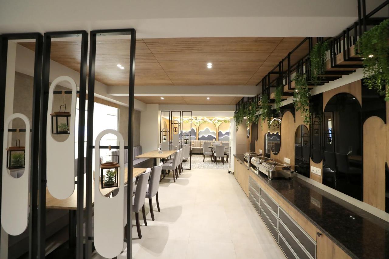Hotel Privya Rooms And Banquet Surat Dış mekan fotoğraf