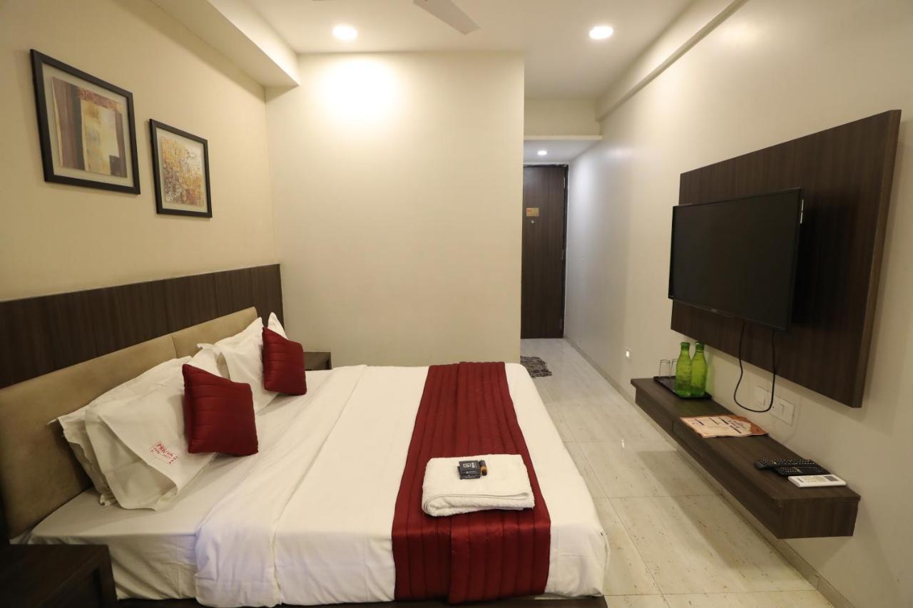 Hotel Privya Rooms And Banquet Surat Dış mekan fotoğraf